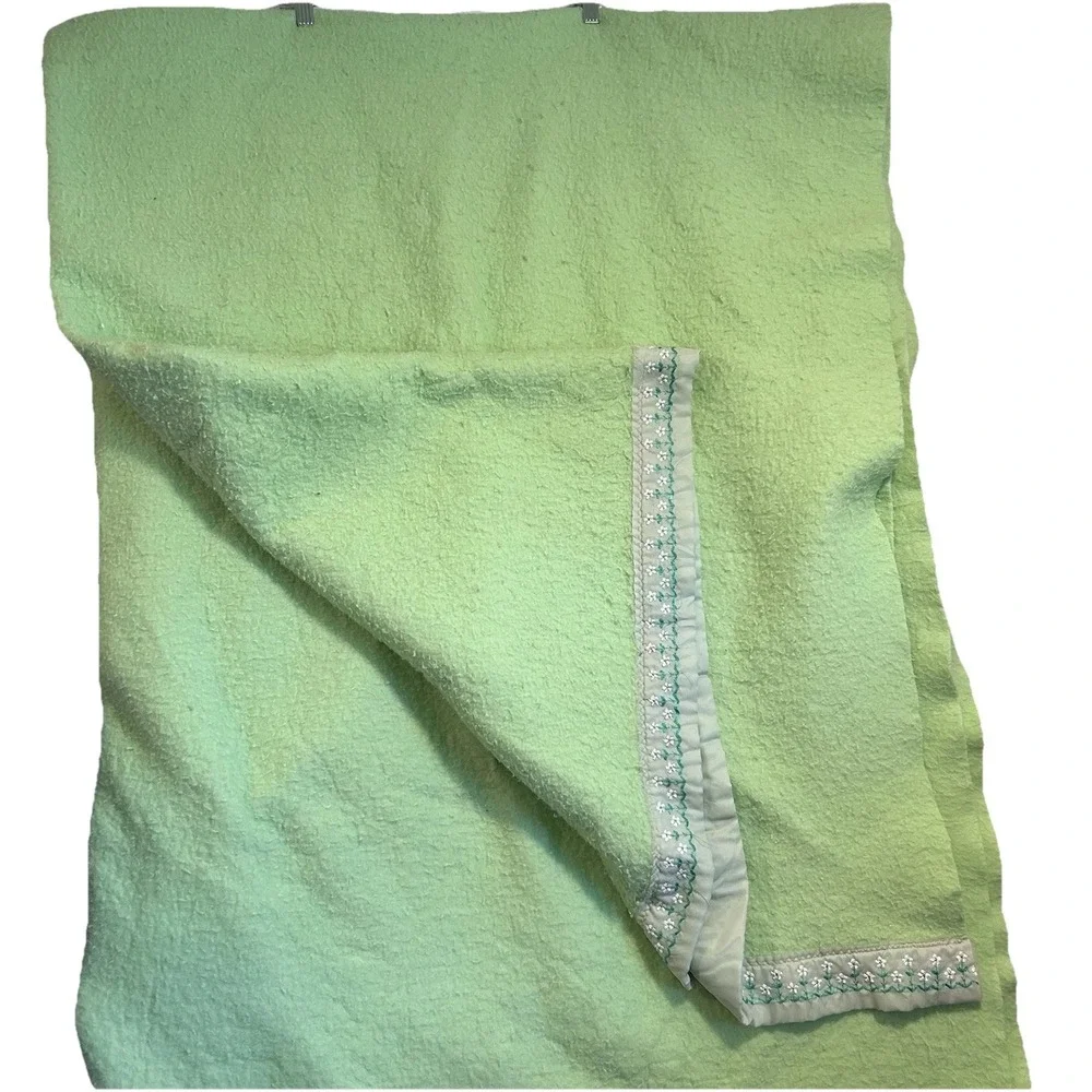 Vintage Acrylic Mint Green Blanket 72x94 Satin Embroidered Trim MCM Retro Soft
